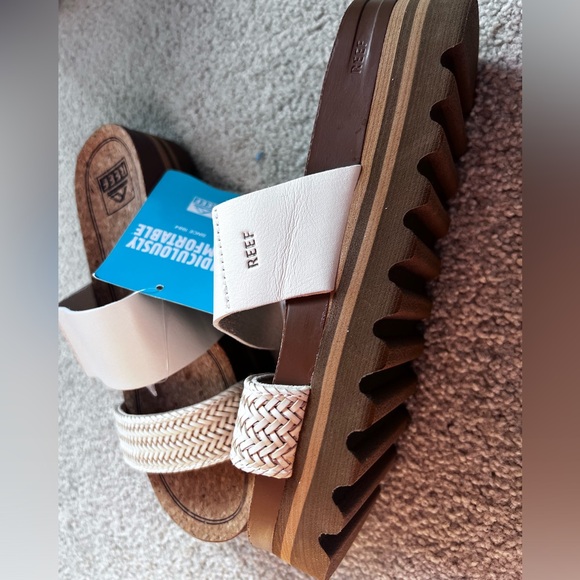 REEF Brand New With tags never worn Reef women’s sandals size 6 - Picture 5 of 5